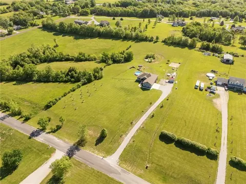 15635 Lovers Ln, Excelsior Springs, MO 64024