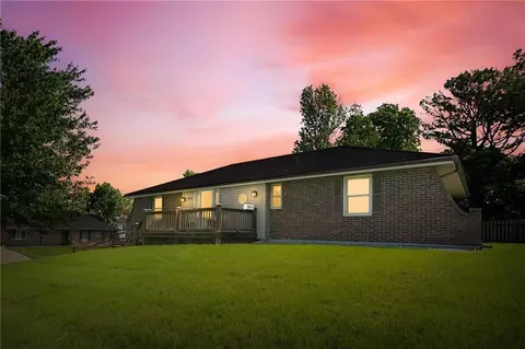 815 NE Independence Ave, Lees Summit, MO 64086