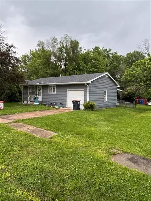 404 E Colorado St, Windsor, MO 65360