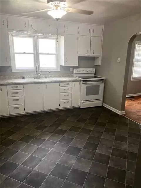 404 E Colorado St, Windsor, MO 65360 photo 10