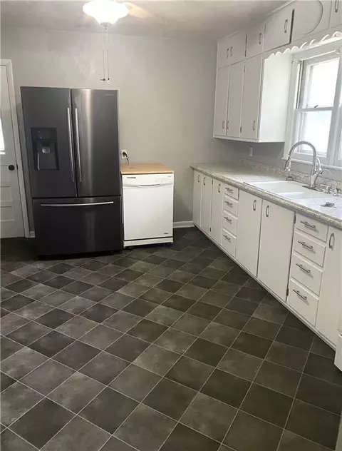 404 E Colorado St, Windsor, MO 65360 photo 9
