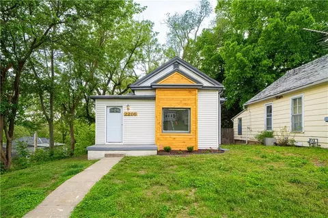 2216 Main St, Saint Joseph, MO 64505