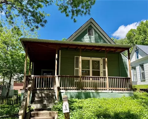 2405 Faraon St, Saint Joseph, MO 64501