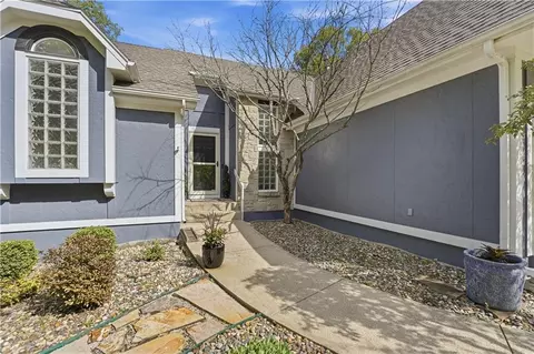 11403 W 115th St, Overland Park, KS 66210