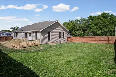 Exterior - 717 S 5th St, Atchison, KS 66002 photo 1 of 3