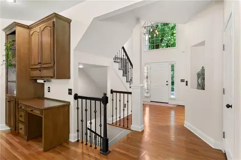 Entry Way - 5816 NE Ruby Ct, Lees Summit, MO 64064 photo 2 of 4