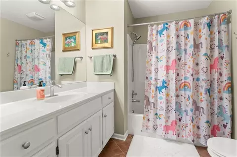 Bath - 5816 NE Ruby Ct, Lees Summit, MO 64064 photo 7 of 10