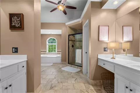 Bath - 5816 NE Ruby Ct, Lees Summit, MO 64064 photo 3 of 10