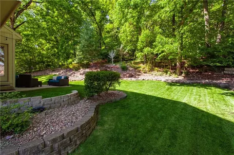 Exterior - 5816 NE Ruby Ct, Lees Summit, MO 64064 photo 4 of 8