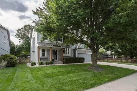 14959 S Greenwood St, Olathe, KS 66062