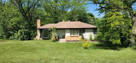 7210 Hullwood Ave, Kansas City, MO 64133