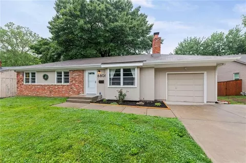 6808 Stearns St, Shawnee, KS 66203
