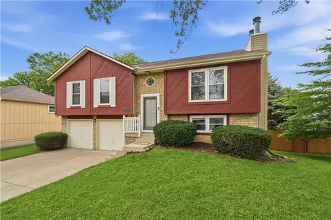 12113 W 48th Ter, Shawnee, KS 66216