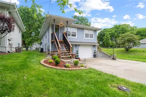 1028 Madison St, Leavenworth, KS 66048