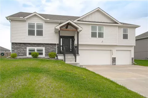 11727 N Laurel Ave, Kansas City, MO 64157