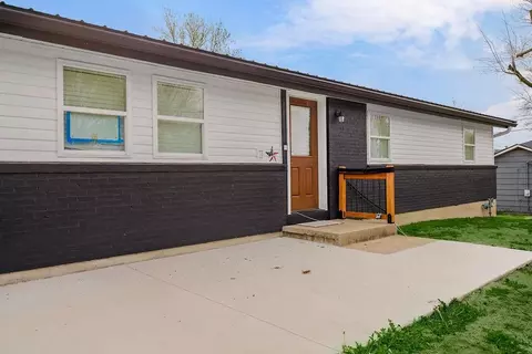 1001 Main St, Waverly, MO 64096