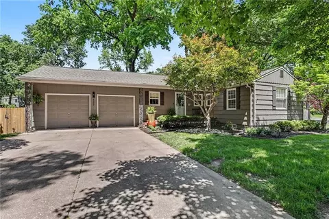 4200 W 71st St, Prairie Village, KS 66208