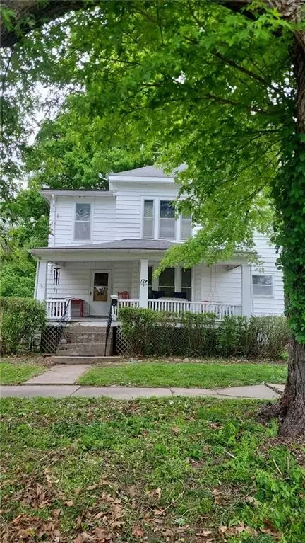 124 N Locust St, Ottawa, KS 66067