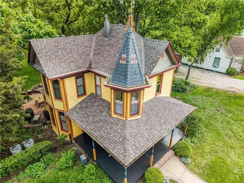 1704 SW Walnut St, Blue Springs, MO 64015