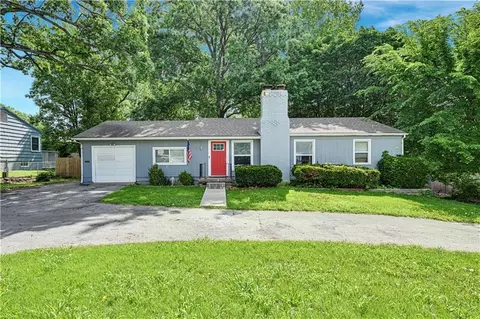 9715 Holmes Rd, Kansas City, MO 64131