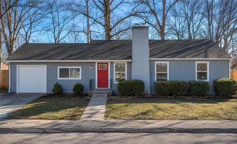 9715 Holmes Rd, Kansas City, MO 64131