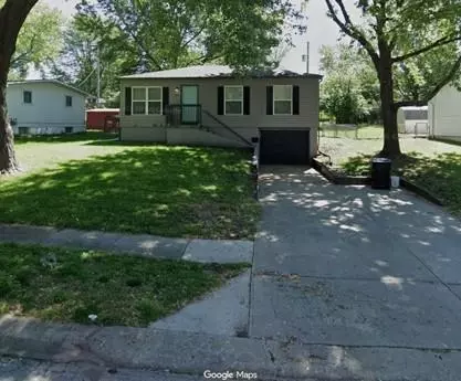 317 N Cochise Dr, Independence, MO 64056