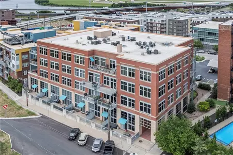 210 W 5th St #211, Kansas City, MO 64105
