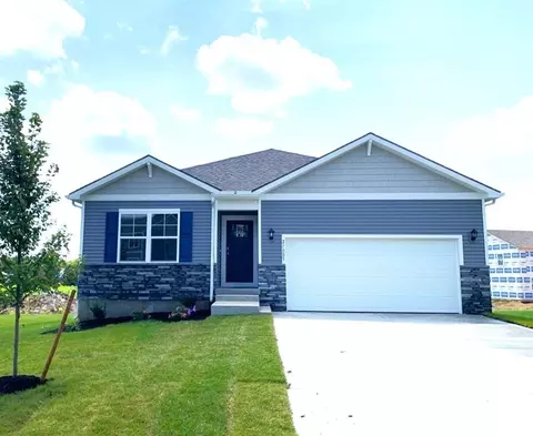 21005 W 217th St, Spring Hill, KS 66083