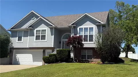 1415 Kimberly Dr, Warrensburg, MO 64093