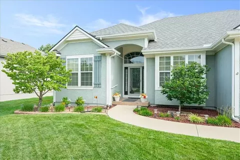 21936 W 175th Ter, Olathe, KS 66062