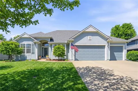 21936 W 175th Ter, Olathe, KS 66062