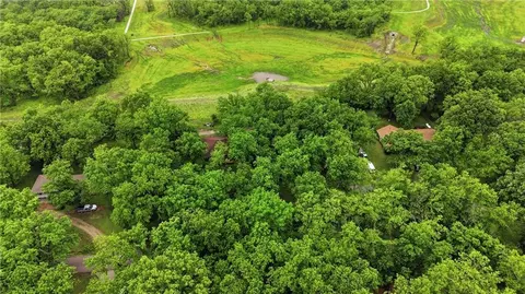 View/Area - 875 Kendall Rd, Peculiar, MO 64078 photo 1 of 4
