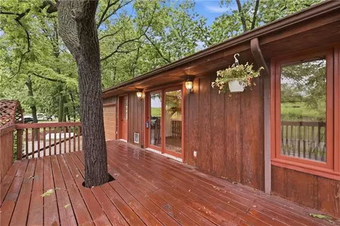 Exterior - 875 Kendall Rd, Peculiar, MO 64078 photo 3 of 8