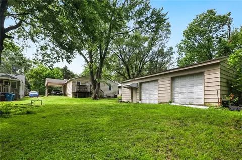 Exterior - 520 E Fair St, Independence, MO 64055 photo 3 of 4