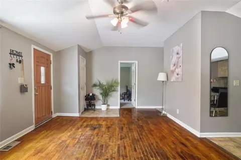 Entry Way - 520 E Fair St, Independence, MO 64055 photo 1 of 1