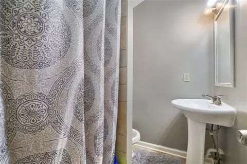 Bath - 520 E Fair St, Independence, MO 64055 photo 2 of 2