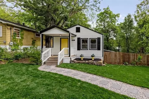 12107 Henry St, Sugar Creek, MO 64054