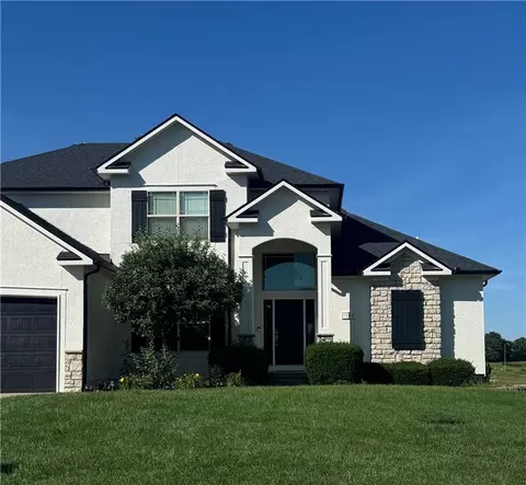 1246 Vivian Dr, Warrensburg, MO 64093
