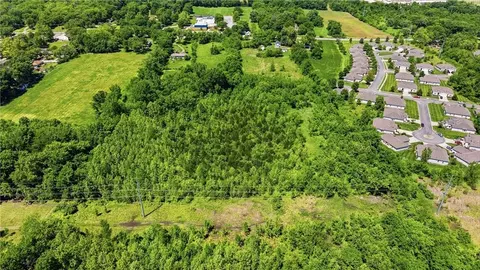 1300 S Van Maele Rd, Independence, MO 64057 photo 9