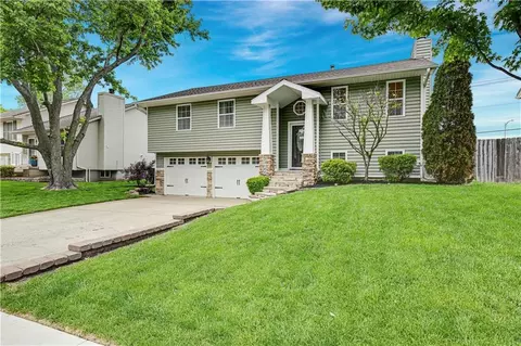 15604 W 151st Ter, Olathe, KS 66062