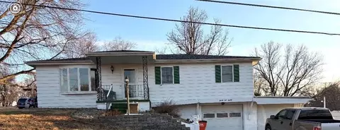2520 Westminister Ln, Saint Joseph, MO 64503