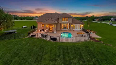 18750 W 248th St, Paola, KS 66071