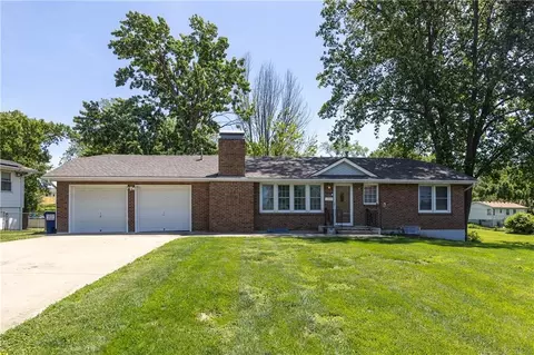 6603 N Grand Ave, Kansas City, MO 64118