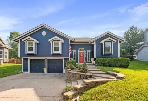 10820 N Kentucky Ct, Kansas City, MO 64157