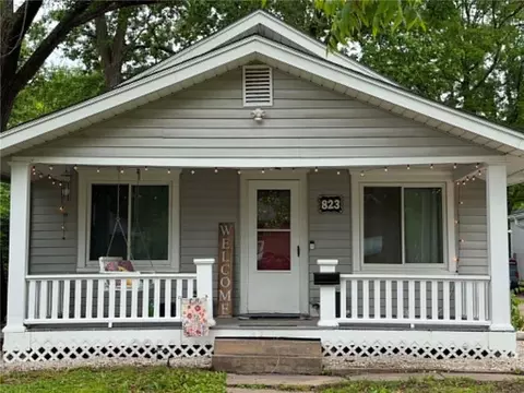 823 S Hickory St, Ottawa, KS 66067