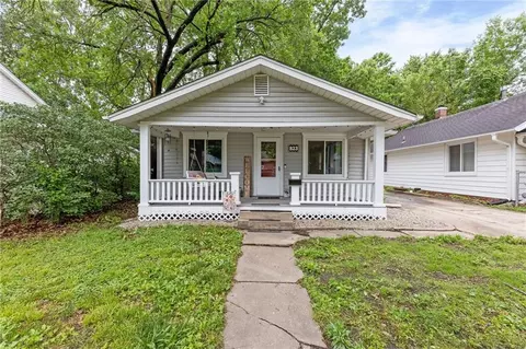823 S Hickory St, Ottawa, KS 66067