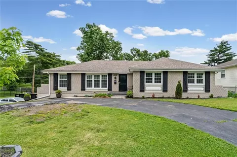 6901 Bluejacket St, Shawnee, KS 66203