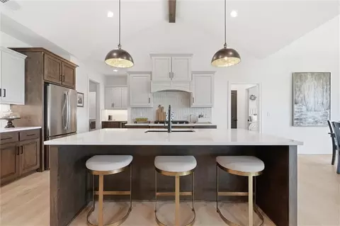 4205 NE Chapel Manor Dr, Lees Summit, MO 64064