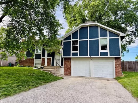 1608 E 151 Ter, Olathe, KS 66062
