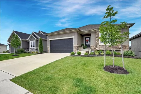 15320 W 173rd St, Olathe, KS 66062